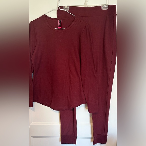 red-wine/magenta pyjamas,  LA SENZA - Picture 1 of 5